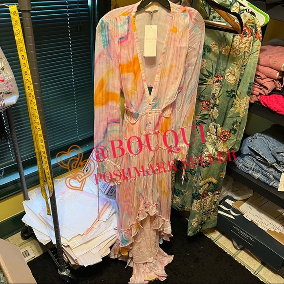 ROCOCO SAND DAVINA CUT OUT MARBLE V-NECK HIGH LOW DRESS - Picture 2 of 7